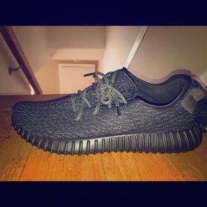 Yeezy 350 black pirate
